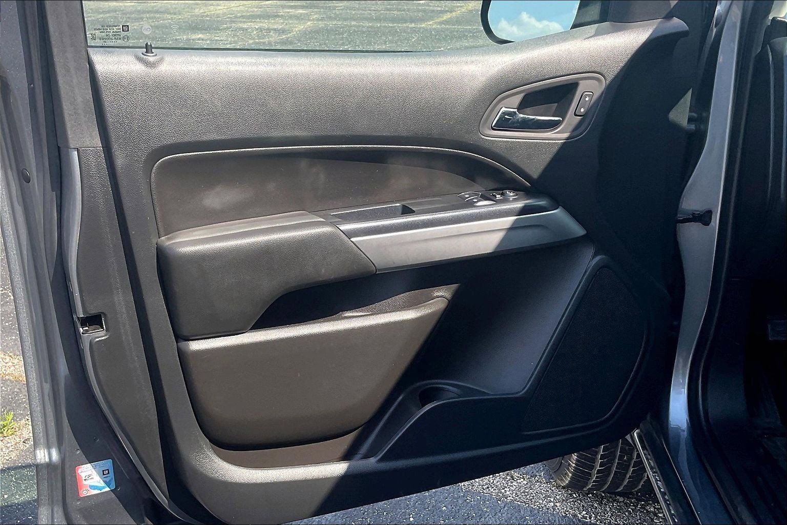 Used 2022 Chevrolet Colorado LT w/ Fleet Safety Package RWD image 16