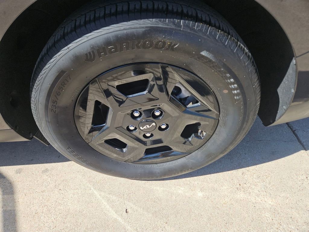 Used 2025 Kia Carnival image 26