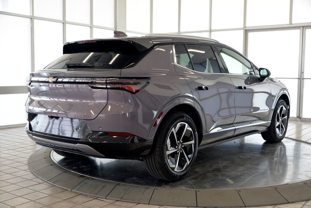 Used 2025 Chevrolet Equinox EV LT w/ Convenience Package image 8