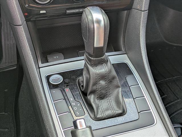 Used 2022 Volkswagen Passat 2.0T SE image 12