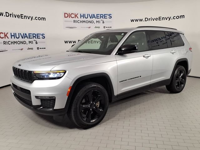 Used 2024 Jeep Grand Cherokee L Limited w/ Black Appearance Package AWD/4WD video 1