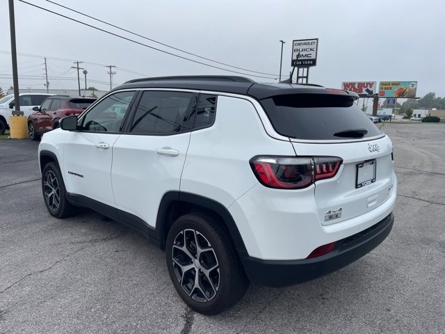 Used 2024 Jeep Compass Limited image 8