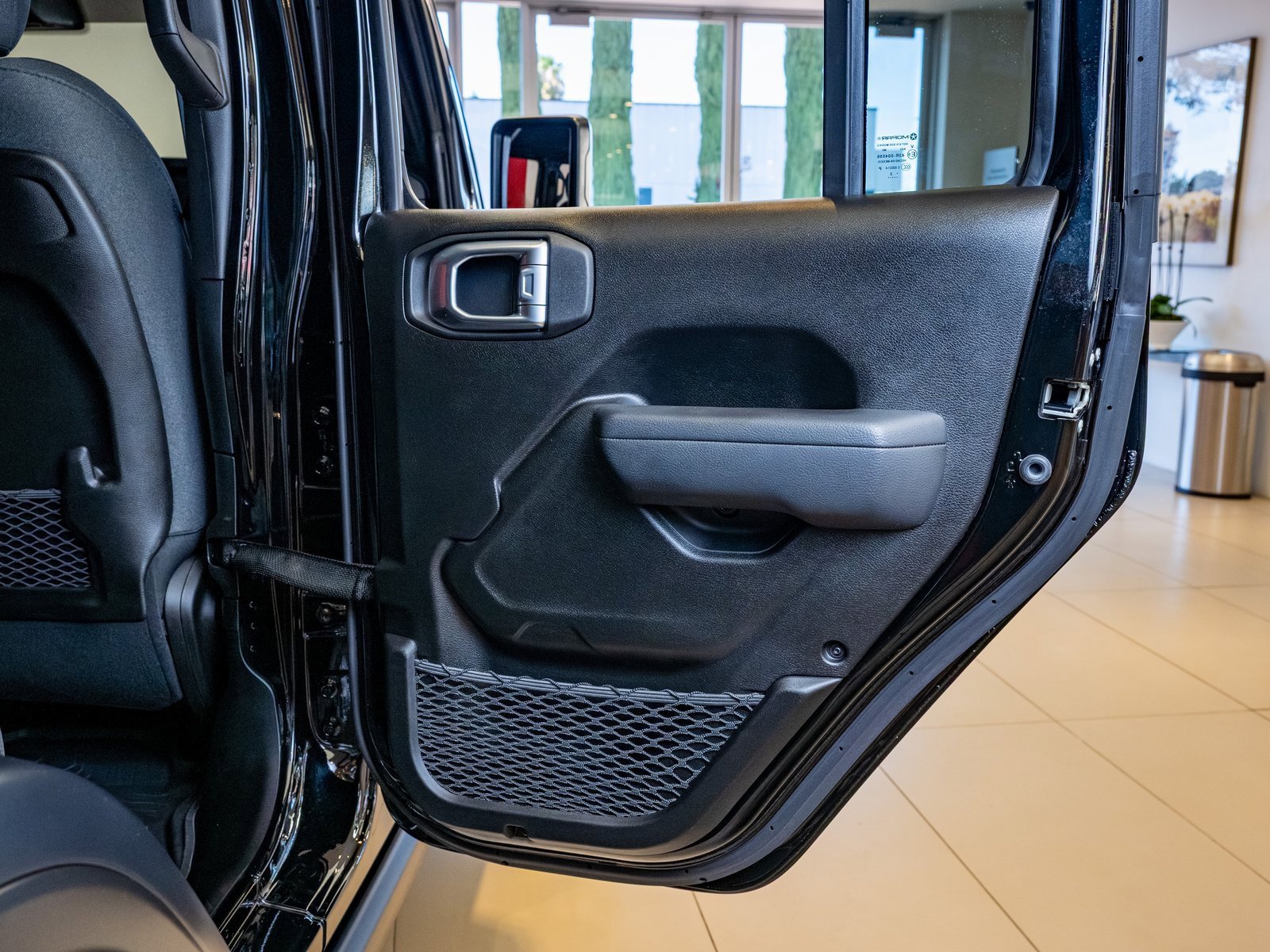 Used 2024 Jeep Wrangler Unlimited Rubicon image 30