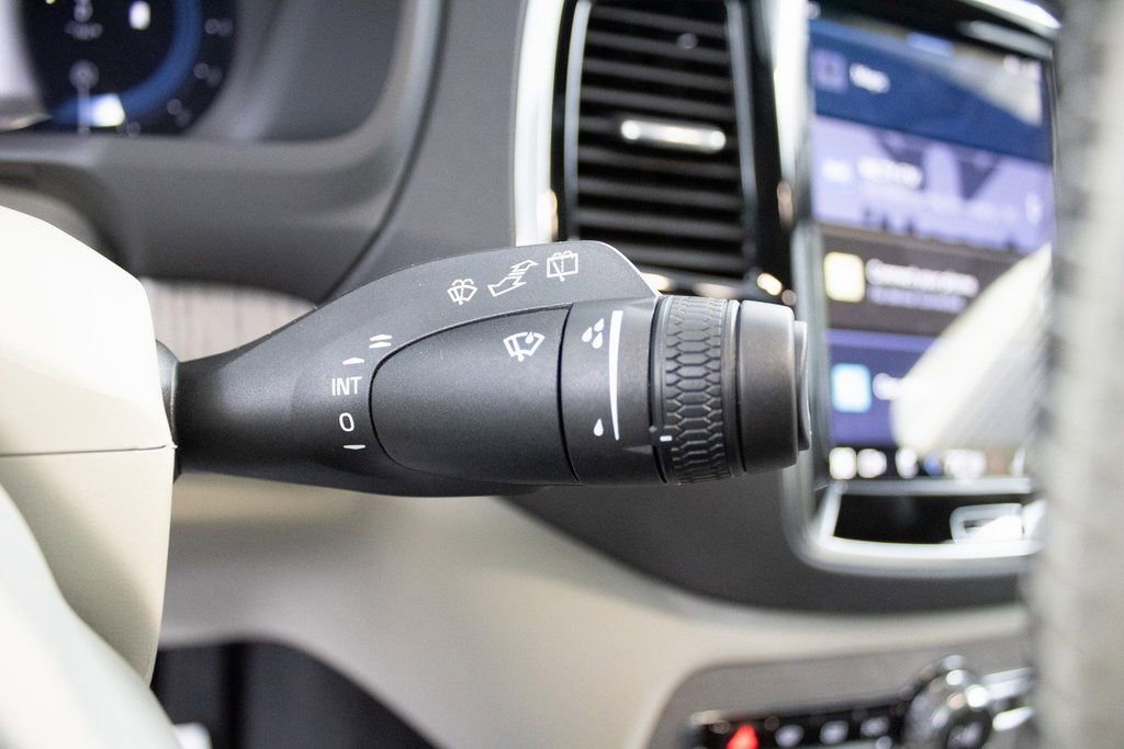 Certified 2025 Volvo XC90 B6 Plus w/ Protection Package Premier image 31
