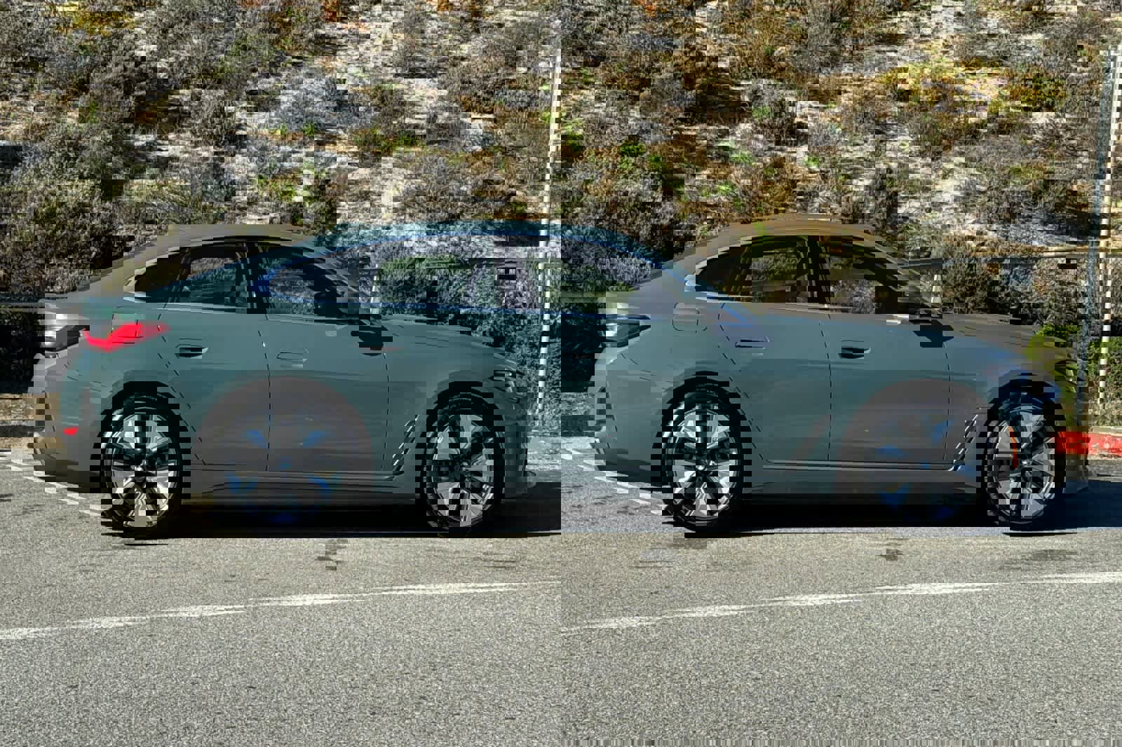 Used 2025 BMW i4 eDrive40 w/ Premium Package image 6