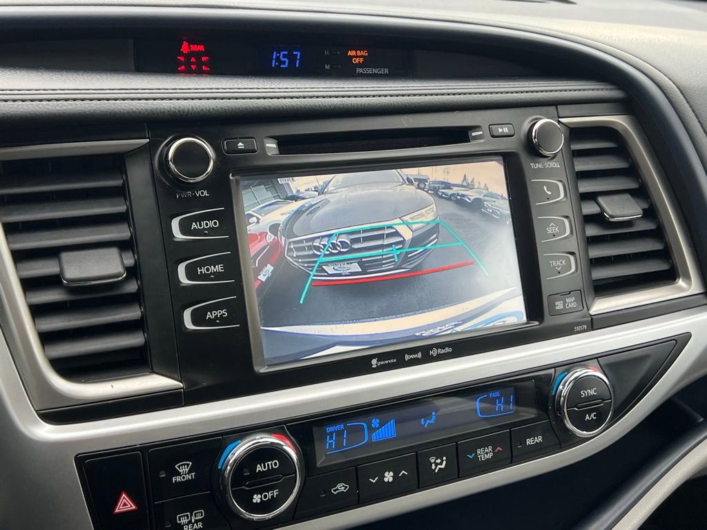 Used 2017 Toyota Highlander XLE image 25