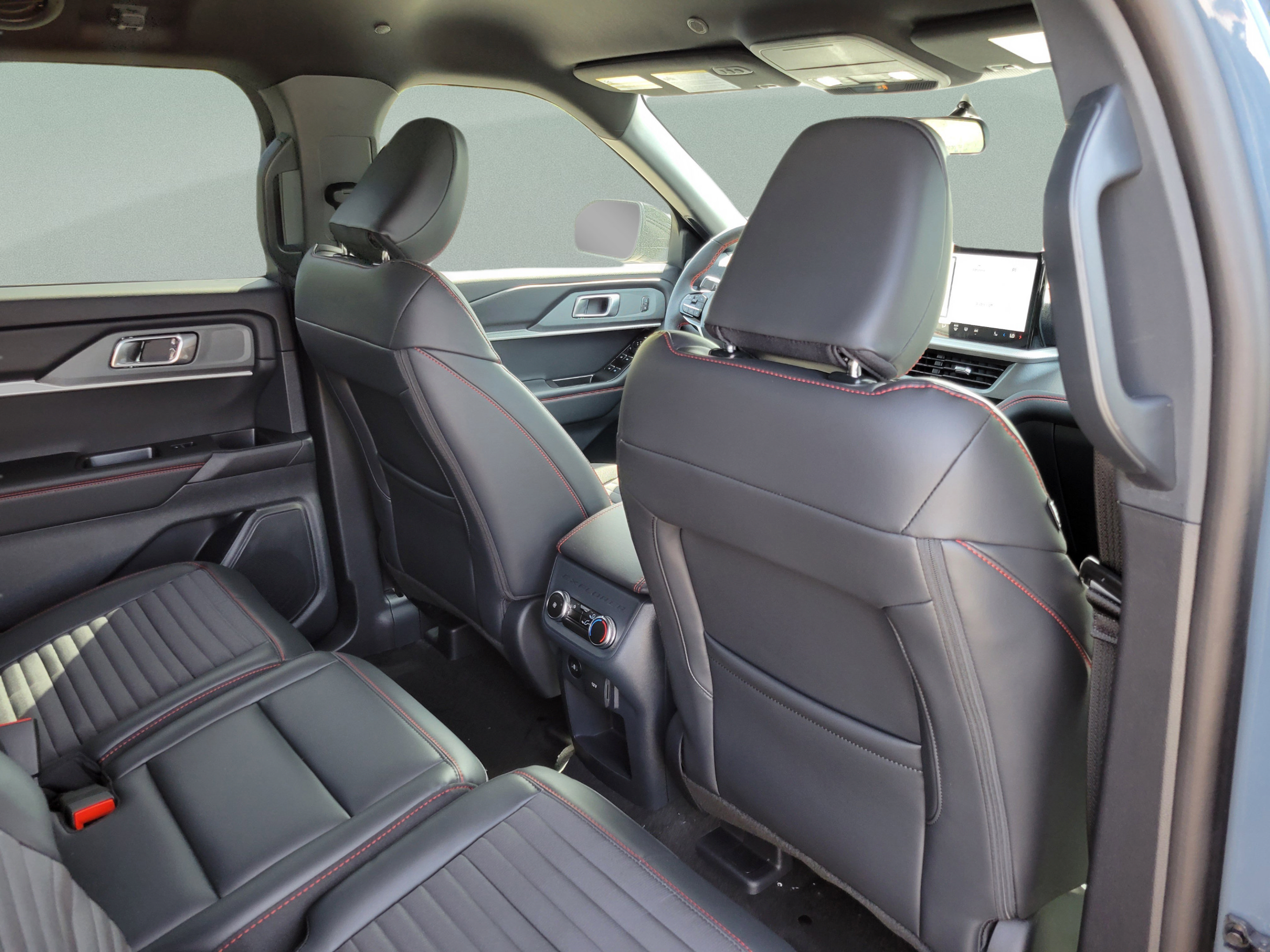 New 2026 Ford Explorer ST-Line RWD image 27