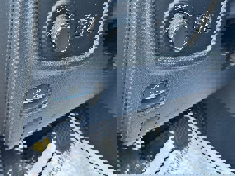 Used 2024 Jeep Grand Cherokee L Laredo AWD/4WD image 16