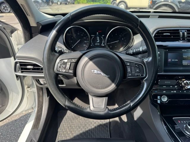 Used 2017 Jaguar XE RWD image 19