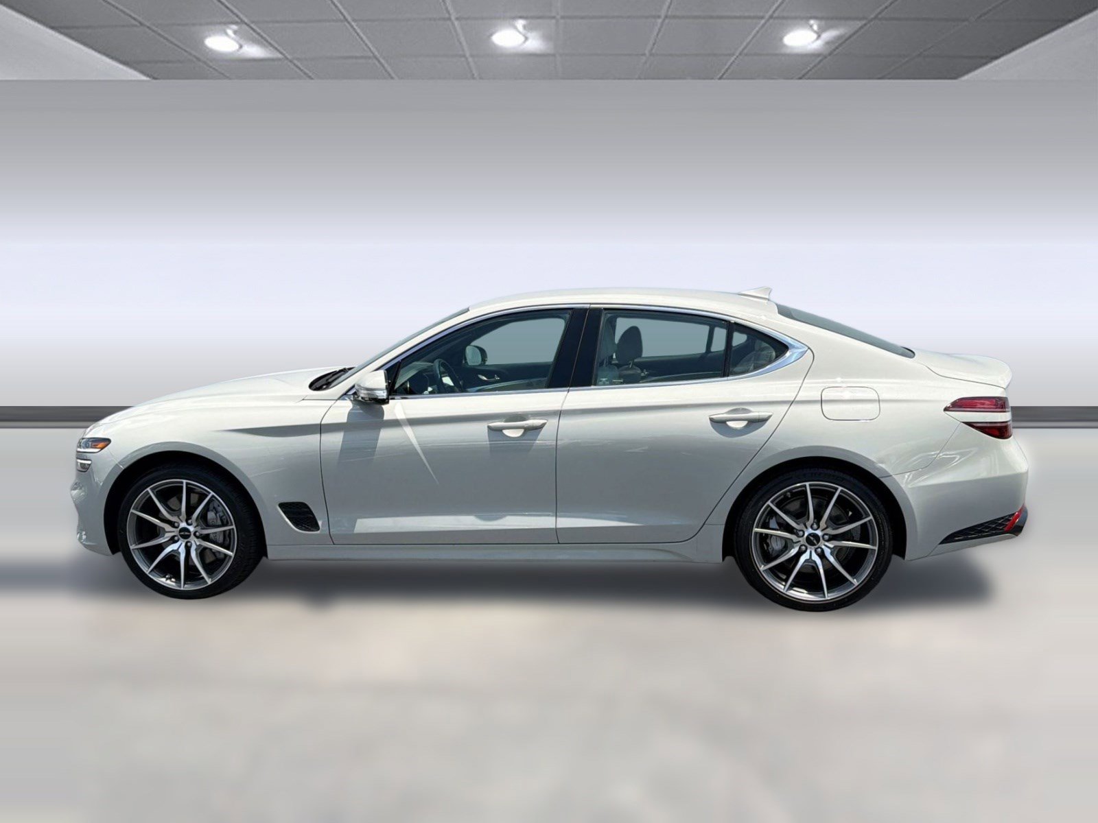 Used 2025 Genesis G70 2.5T image 2