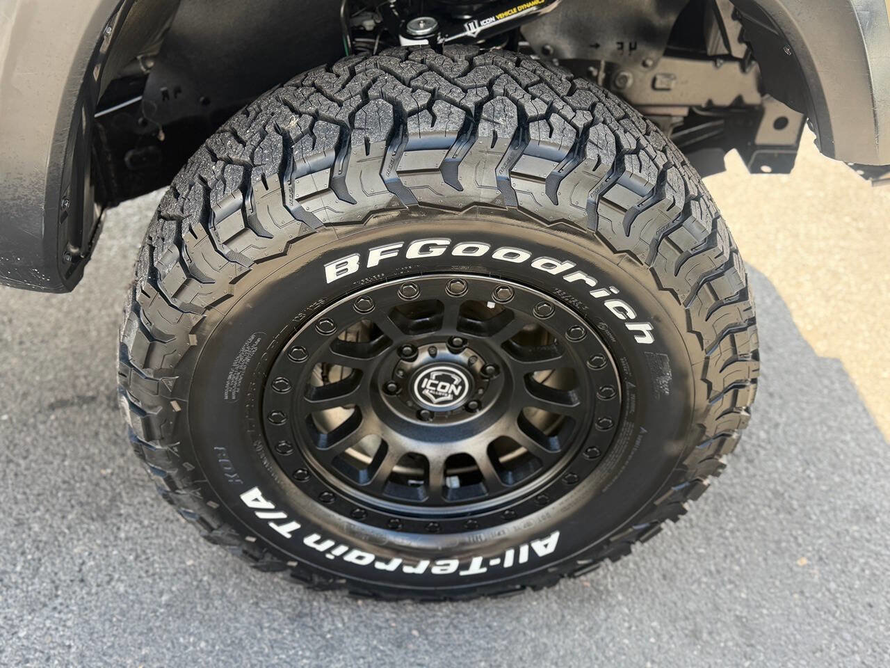 Used 2020 Toyota Tacoma TRD Off-Road w/ Technology Package AWD/4WD image 32