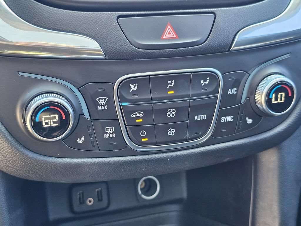 Used 2018 Chevrolet Equinox LT w/ Sun & Infotainment Package FWD image 28
