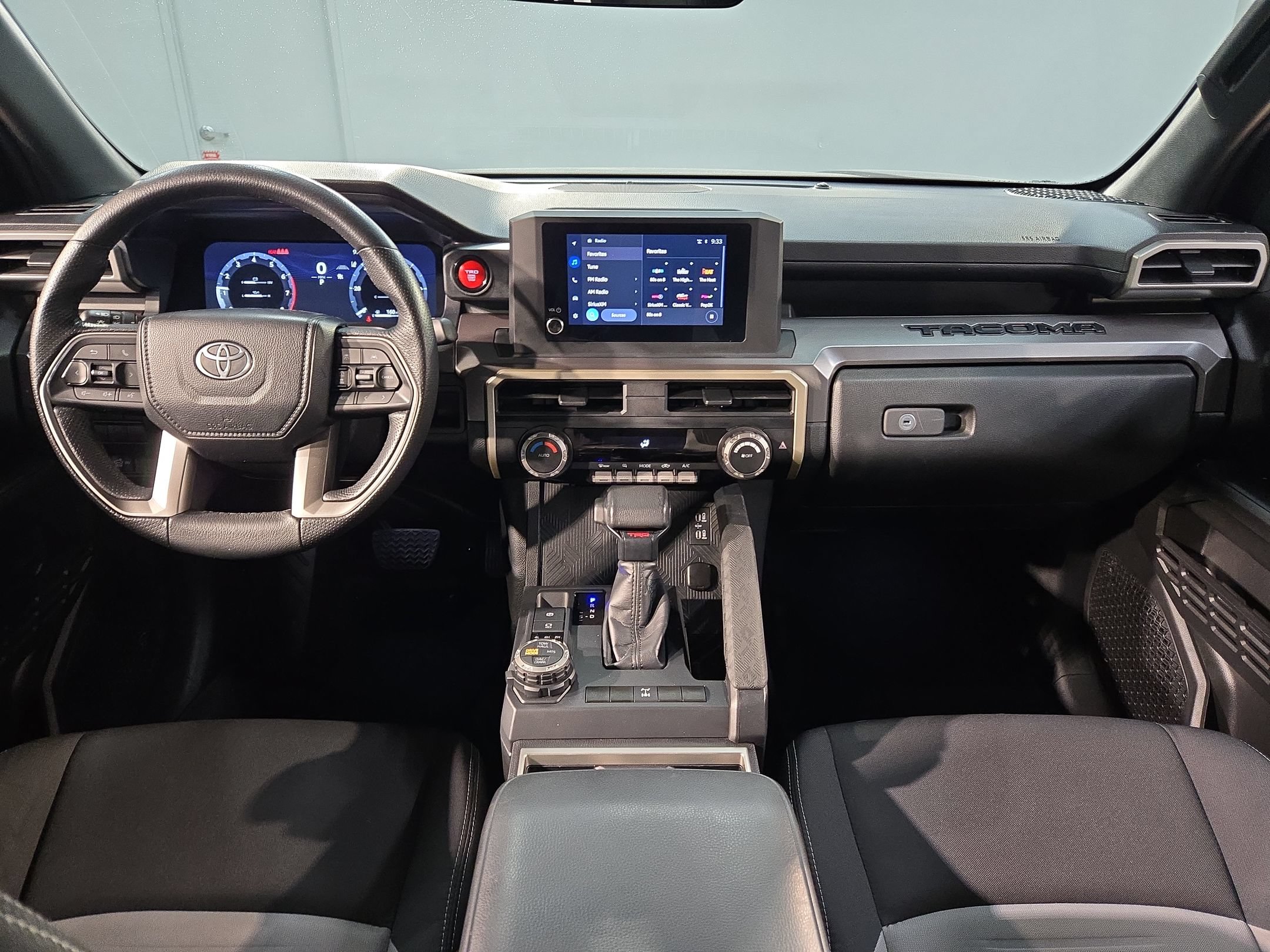 Certified 2025 Toyota Tacoma TRD Off-Road AWD/4WD image 10