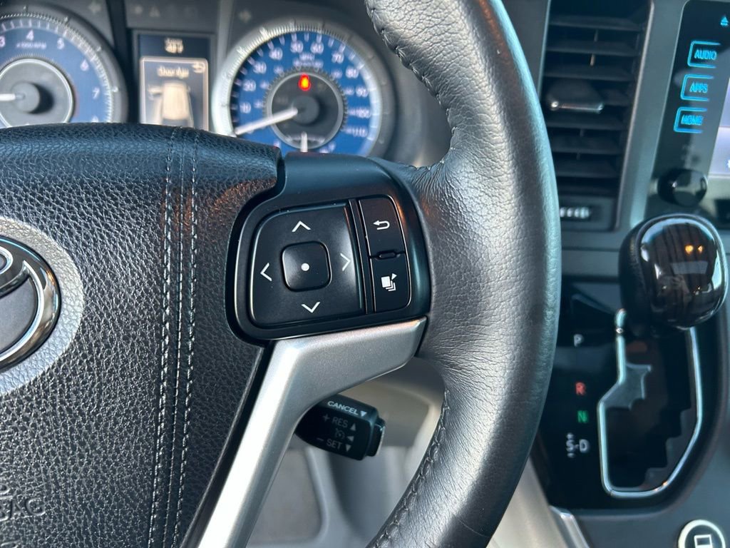 Used 2016 Toyota Sienna XLE Premium image 22