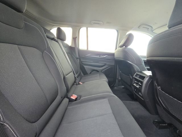 Used 2023 Jeep Grand Cherokee Laredo w/ Luxury Tech Group I RWD image 14