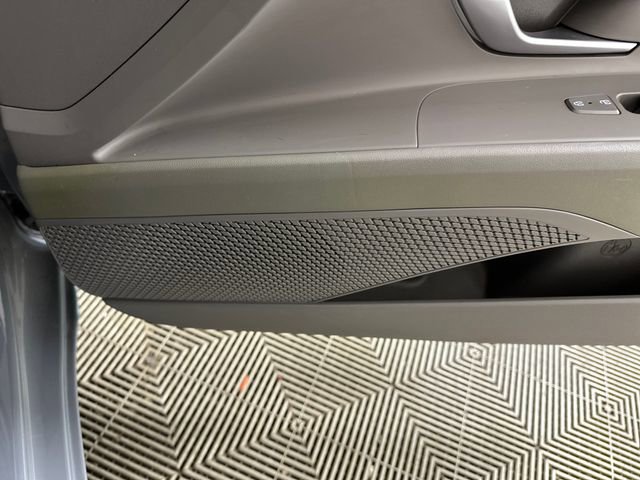 Used 2022 Hyundai Elantra SEL w/ Preferred Accessory Package FWD image 29