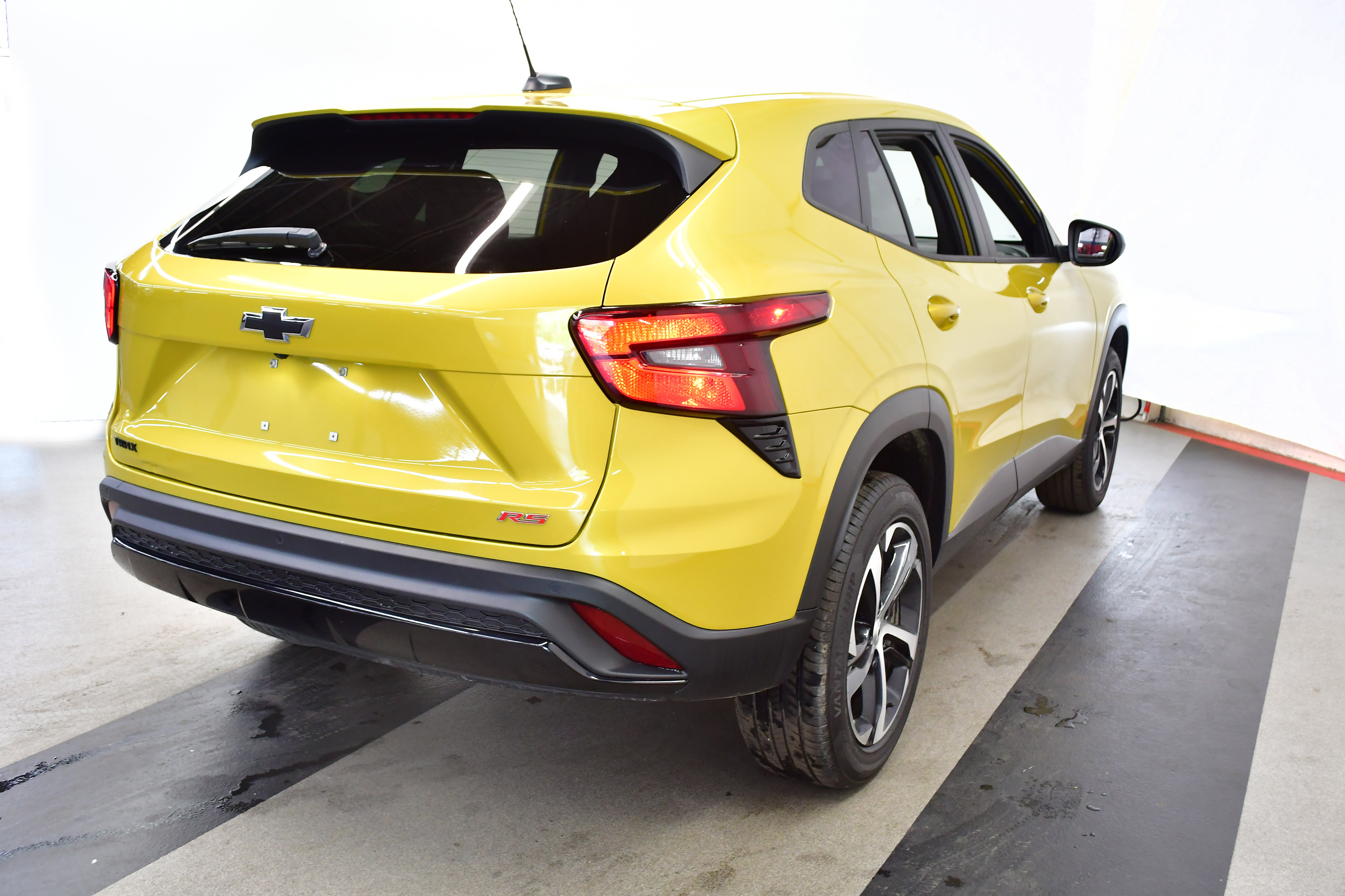 Used 2025 Chevrolet Trax RS w/ Driver Confidence Package FWD image 35