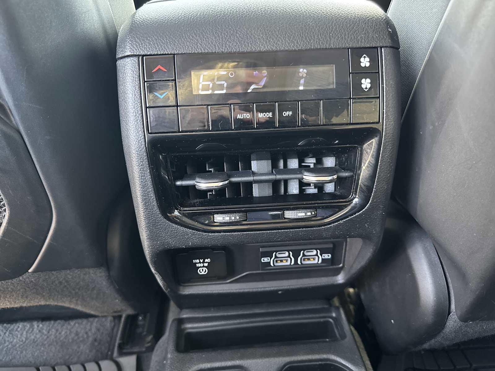 Used 2022 Jeep Grand Cherokee L Laredo w/ Luxury Tech Group I image 38