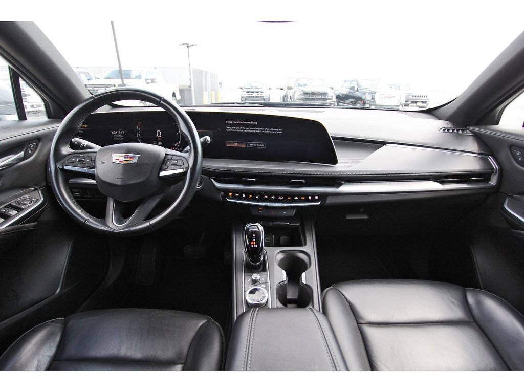 Used 2024 Cadillac XT4 Premium Luxury FWD image 9