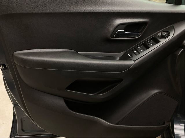 Used 2016 Chevrolet Trax LT w/ LT Convenience Package image 24
