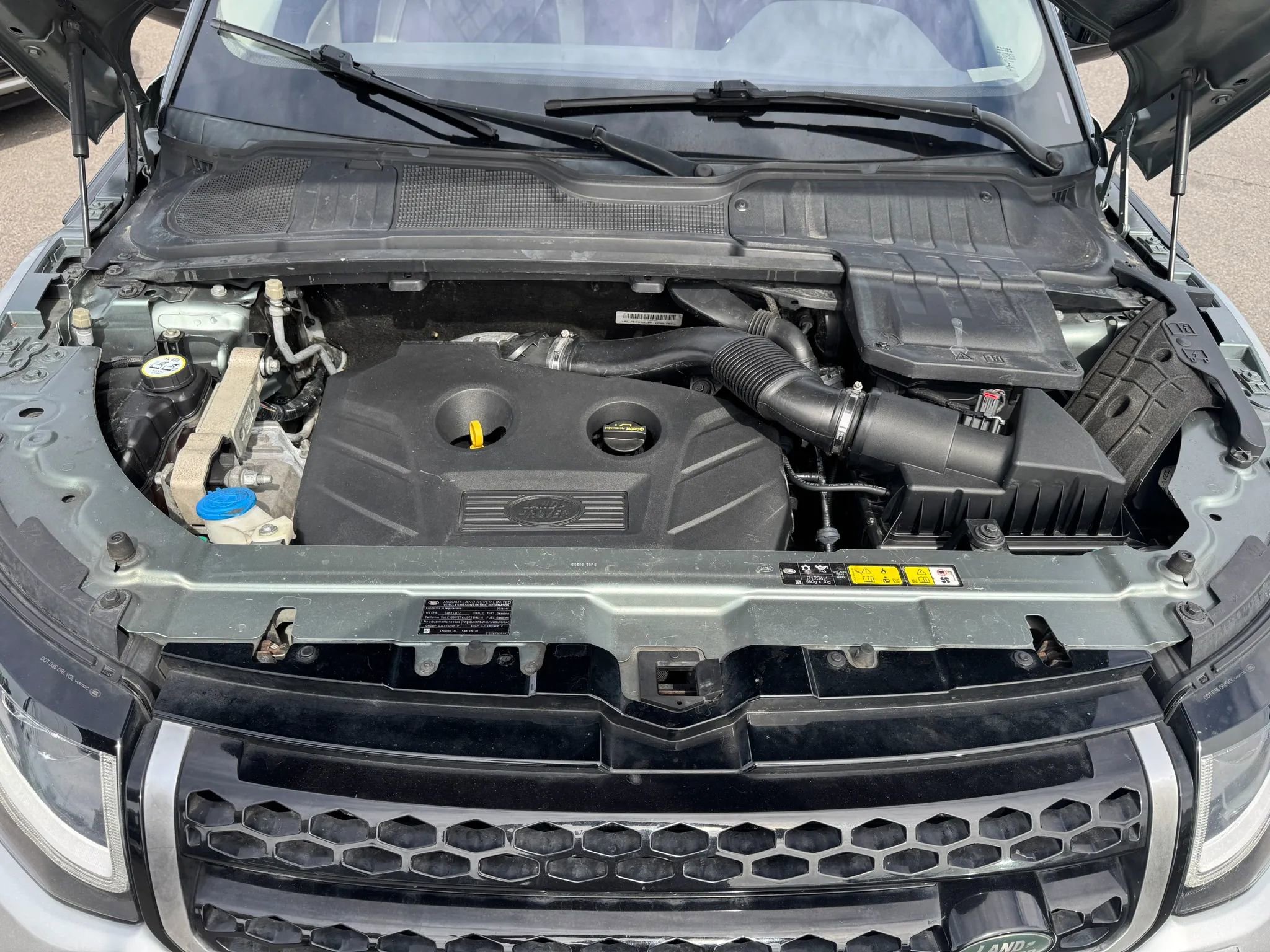 Used 2016 Land Rover Range Rover Evoque SE Premium image 32