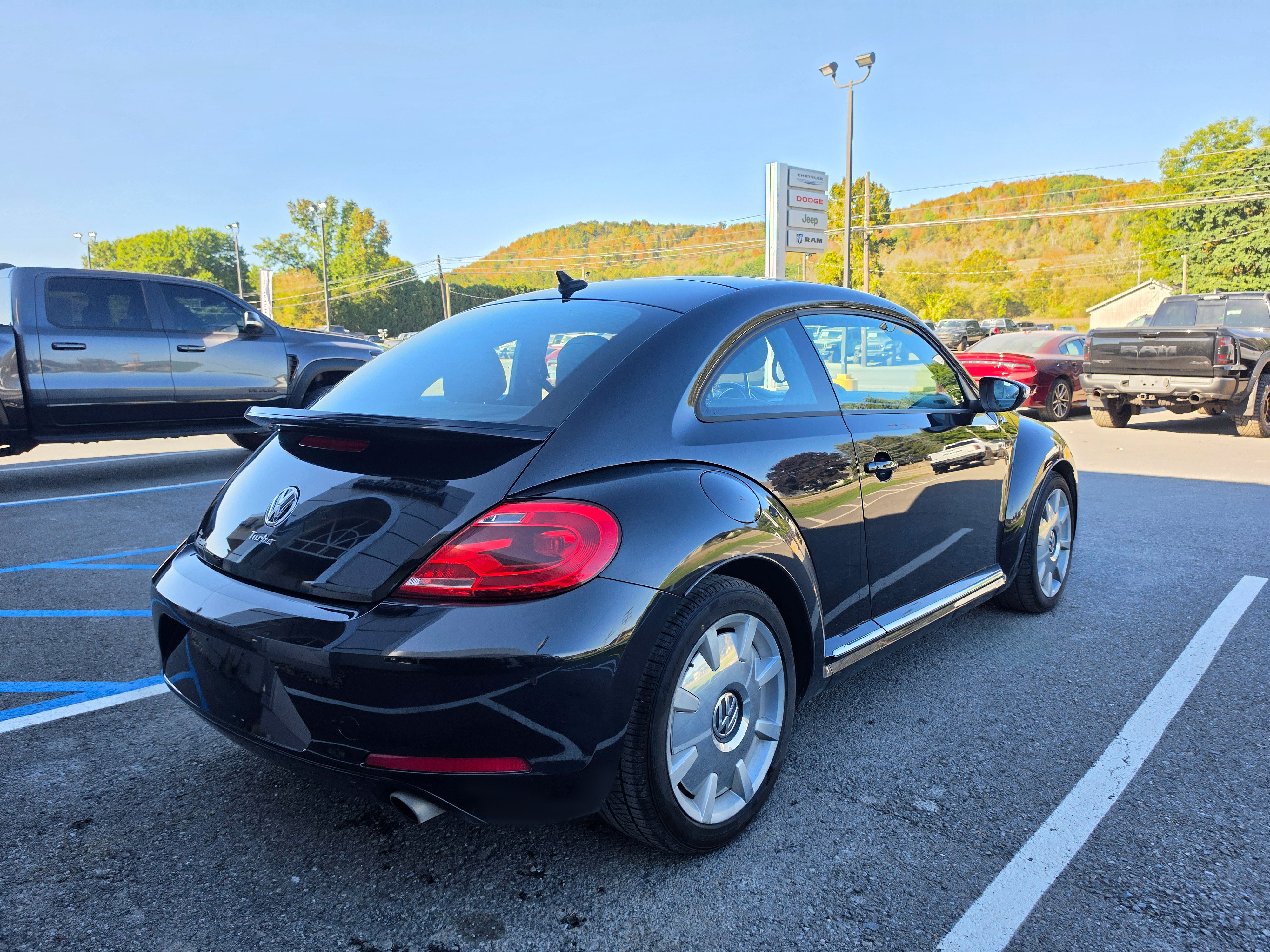Used 2013 Volkswagen Beetle Turbo FWD image 3