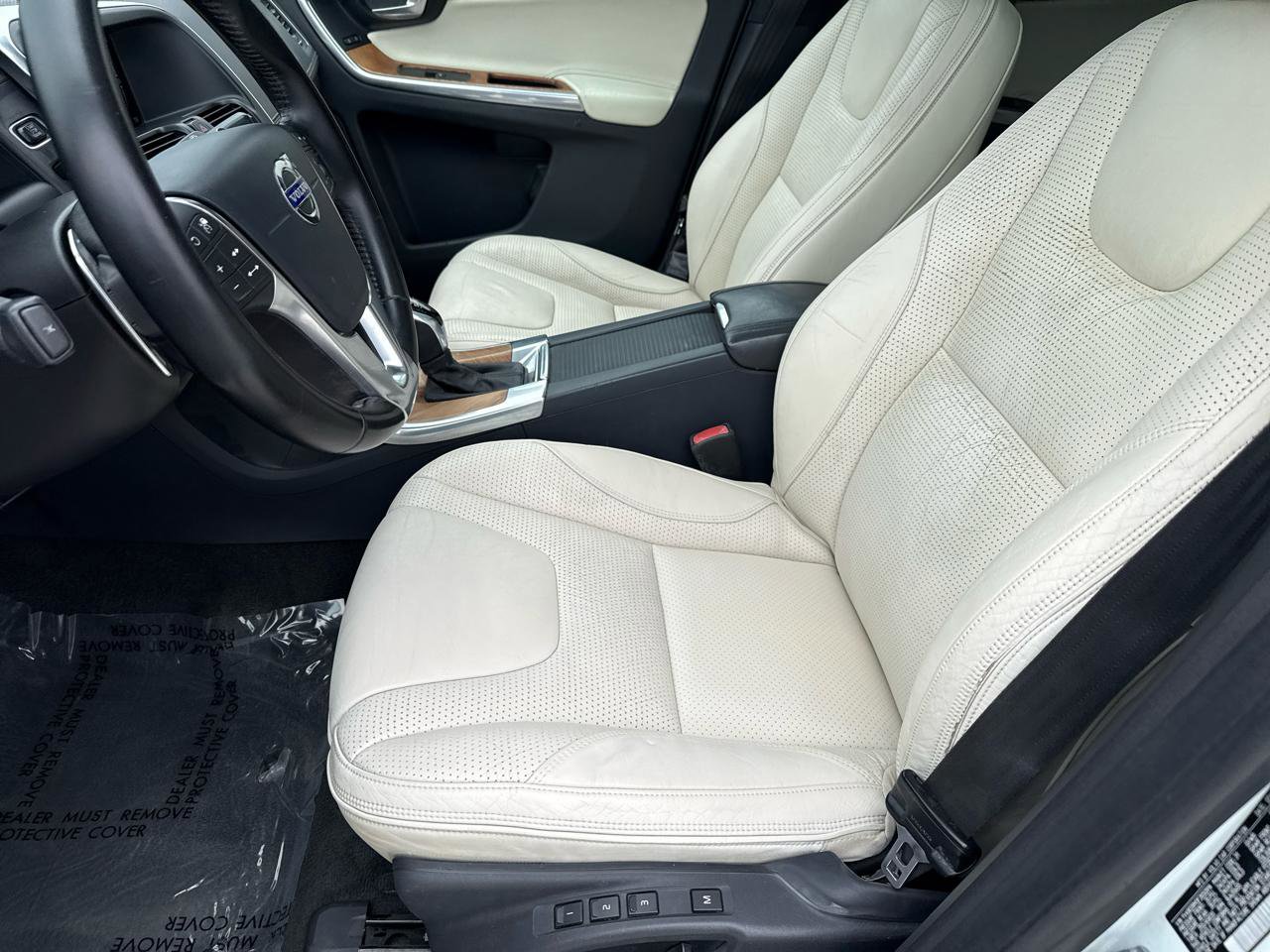 Used 2015 Volvo XC60 T6 Platinum w/ Inscription Package AWD/4WD image 32