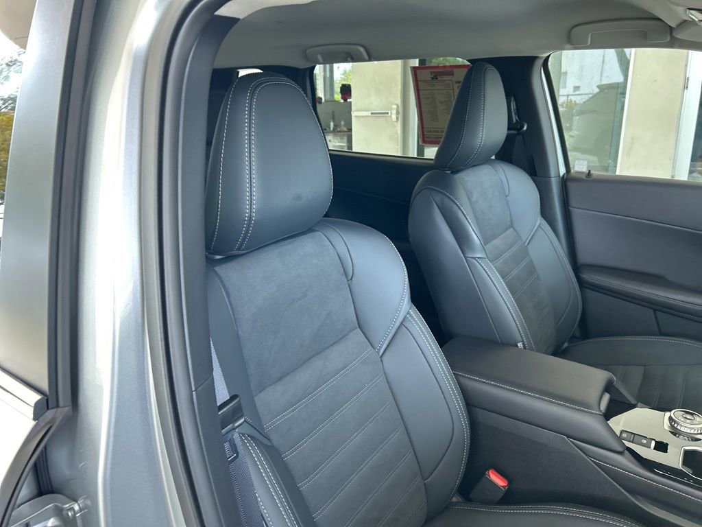 Used 2026 Mitsubishi Outlander SE FWD image 21