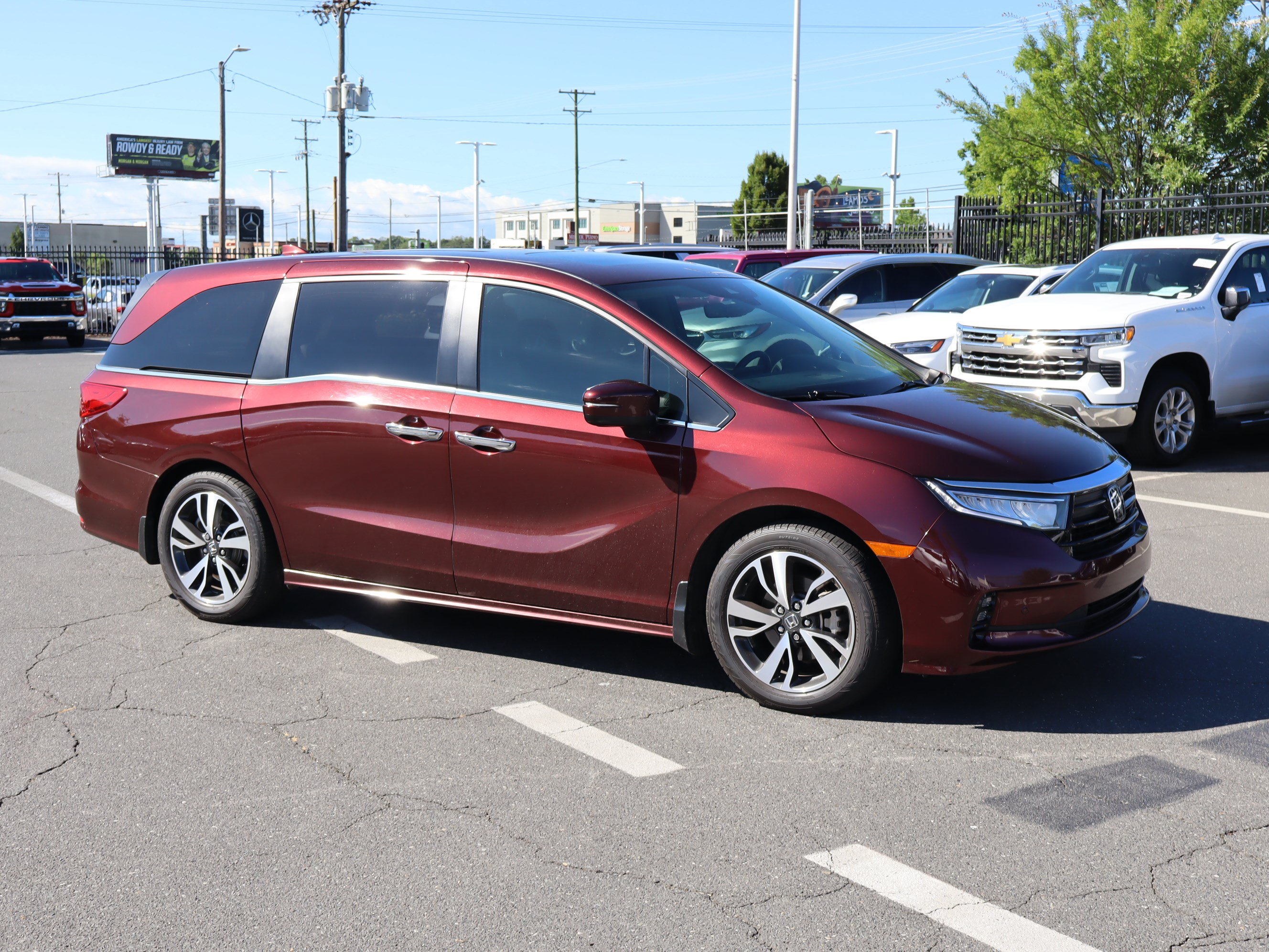 Used 2021 Honda Odyssey Touring image 2