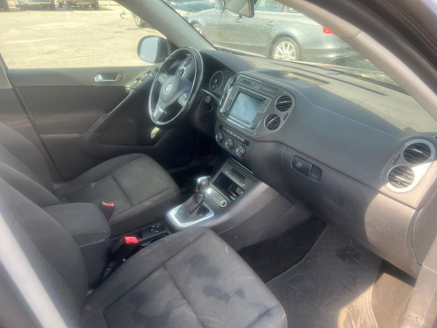 Used 2017 Volkswagen Tiguan Limited w/ Premium Package image 9