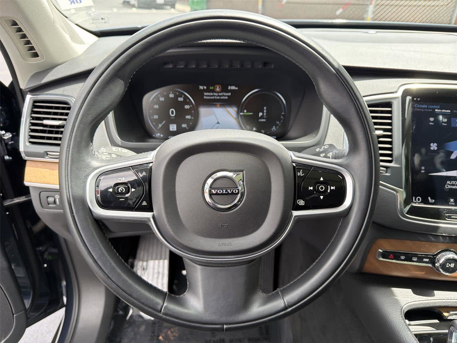 Used 2022 Volvo XC90 T8 Inscription Expression w/ Climate Package AWD/4WD image 16