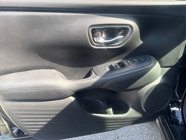 Certified 2025 Honda HR-V LX image 9