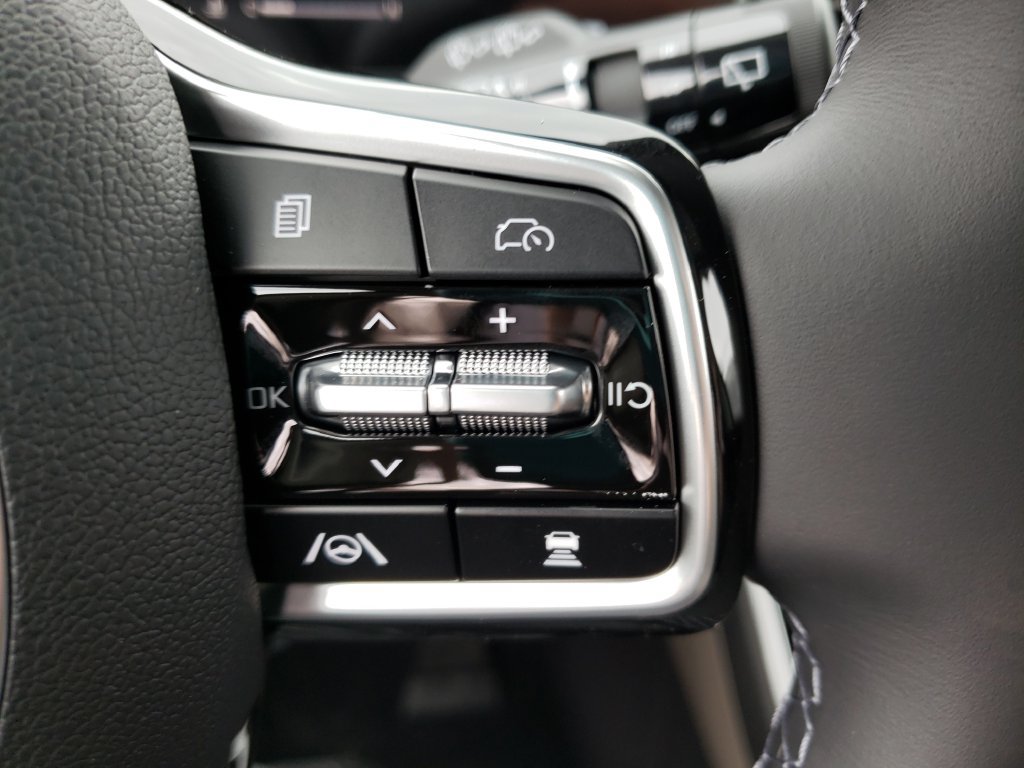 New 2026 Kia Carnival FWD image 11