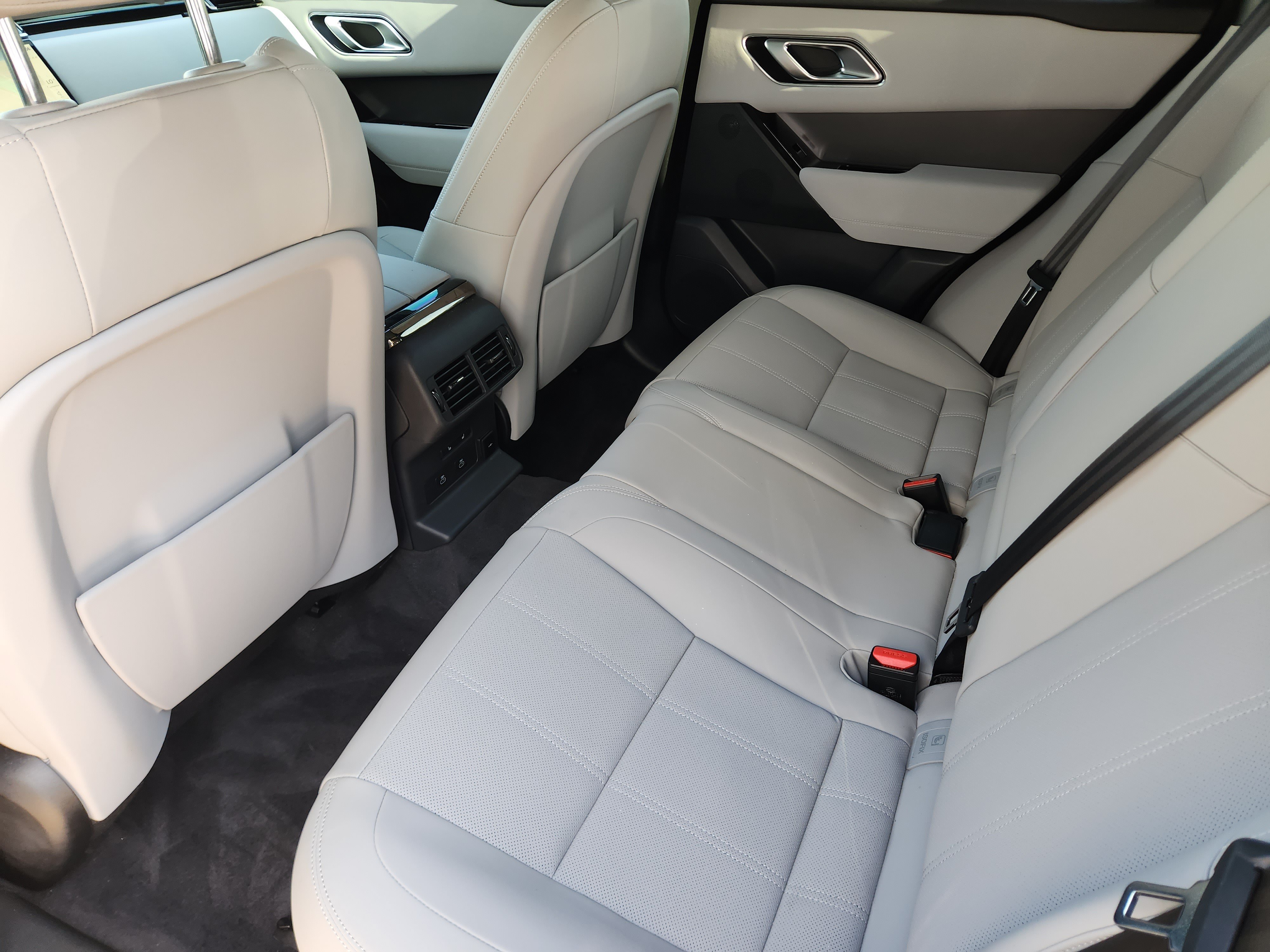Certified 2026 Land Rover Range Rover Velar S AWD/4WD image 25