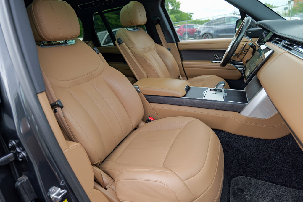 Used 2024 Land Rover Range Rover SE AWD/4WD image 40