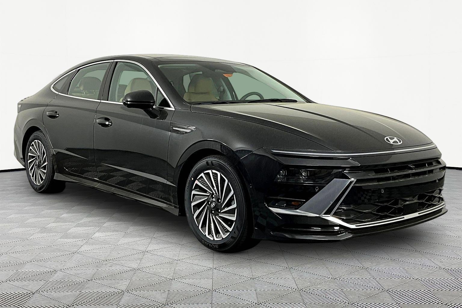 New 2026 Hyundai Sonata Limited FWD image 3