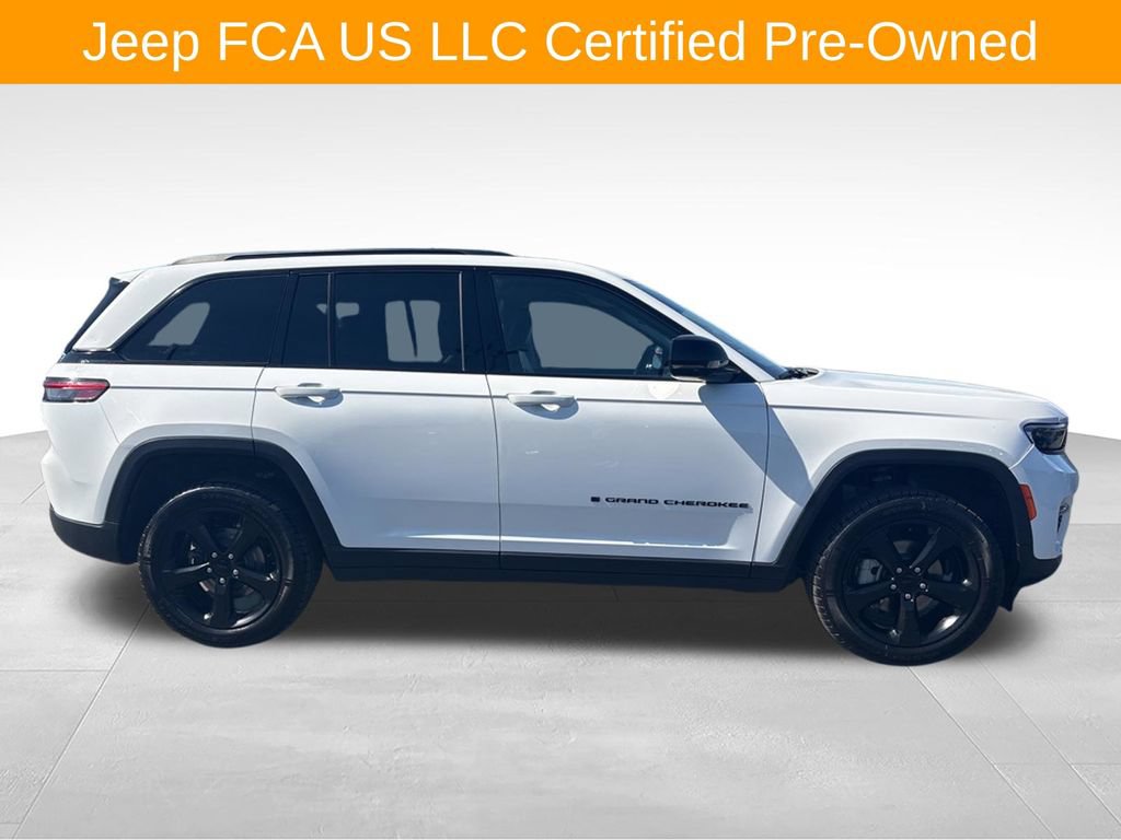 Certified 2023 Jeep Grand Cherokee Limited w/ Black Appearance Package AWD/4WD image 2