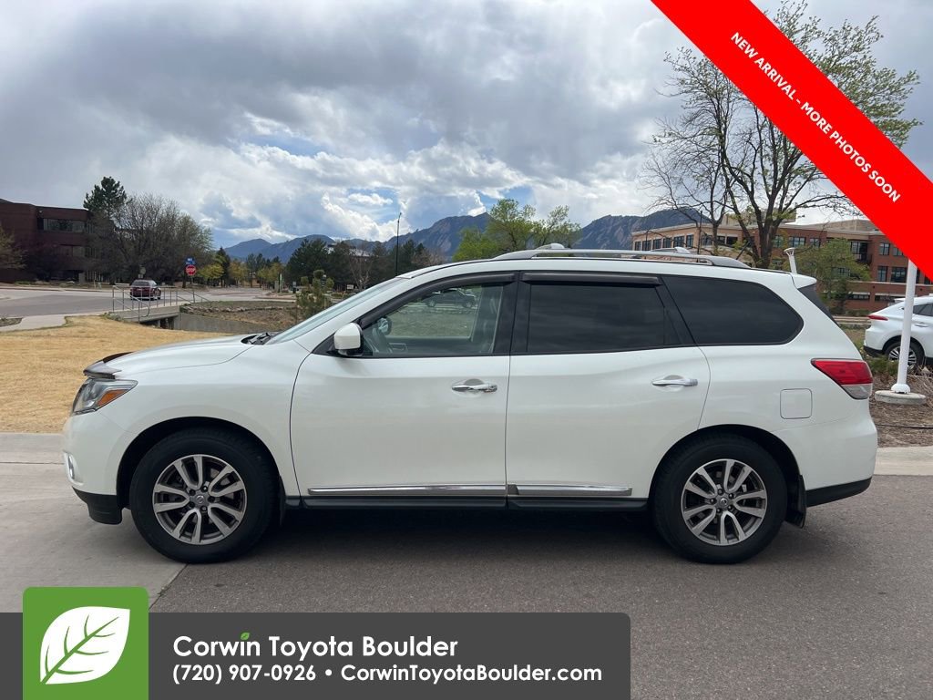 Used 2015 Nissan Pathfinder SL w/ SL Premium Package image 4