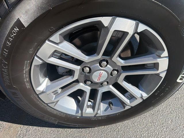 Used 2025 GMC Terrain Elevation image 29