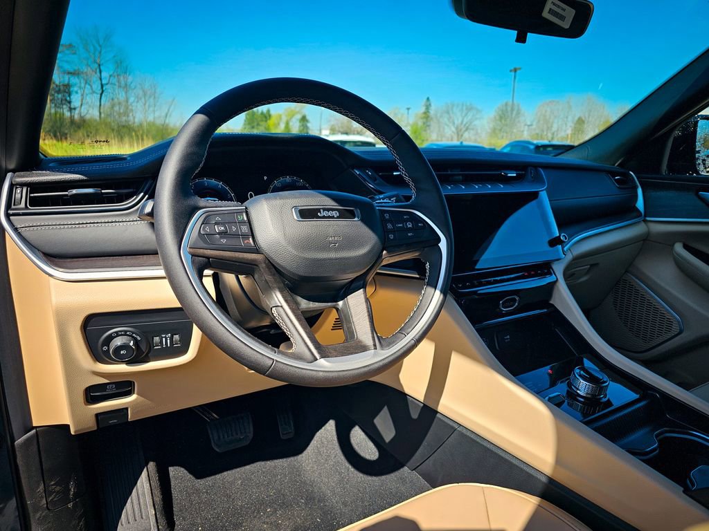 New 2026 Jeep Grand Cherokee Limited AWD/4WD image 13