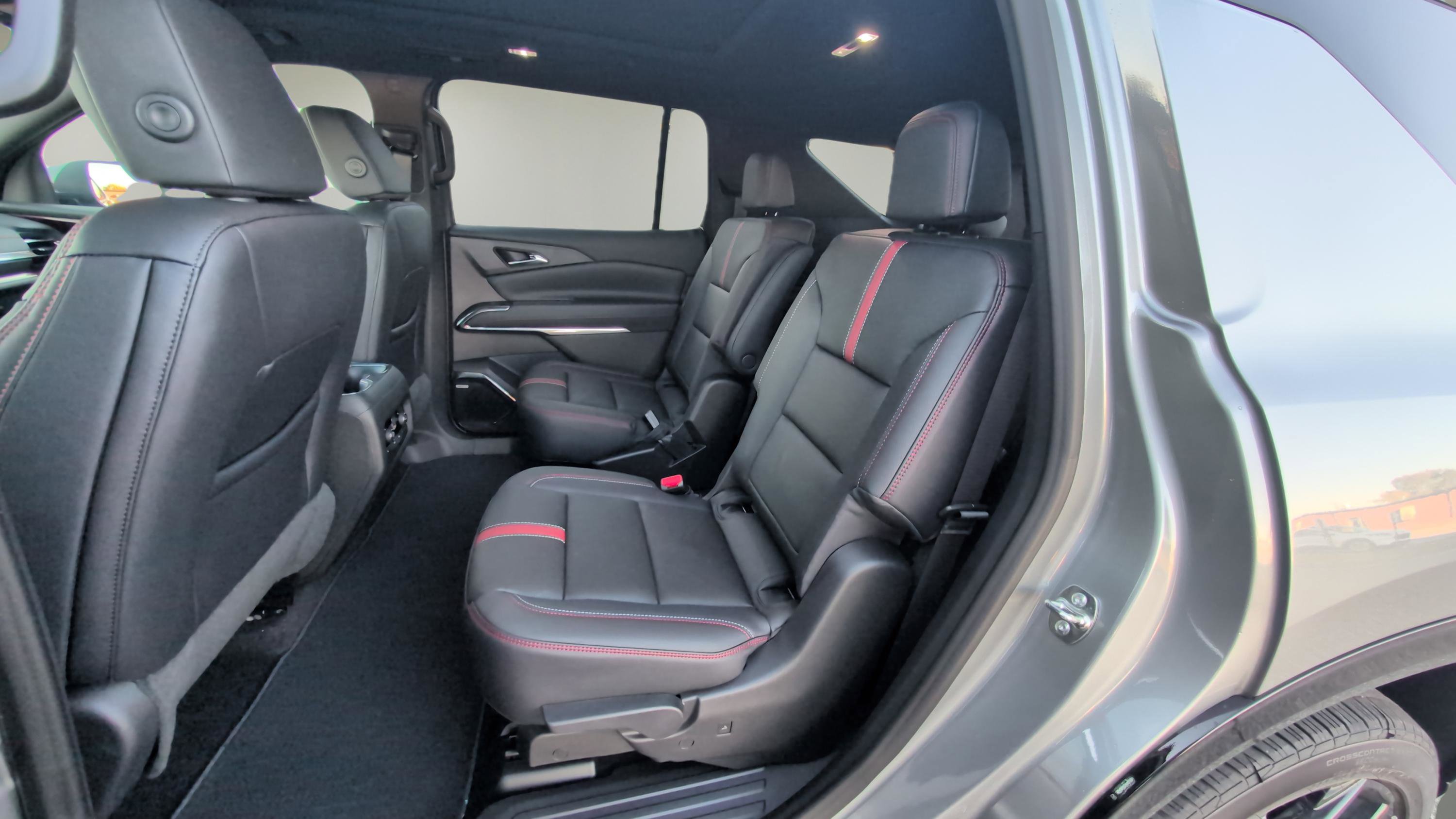Used 2026 Chevrolet Traverse RS FWD image 17