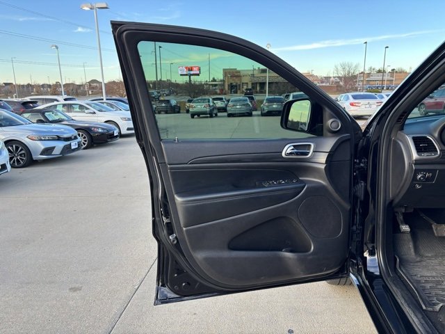 Used 2021 Jeep Grand Cherokee Laredo X image 10