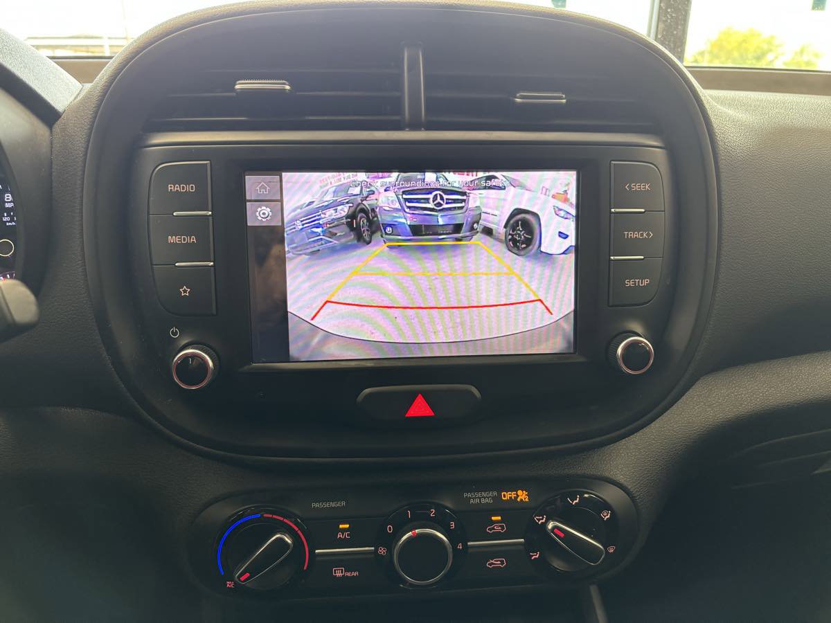 Used 2022 Kia Soul LX FWD image 22