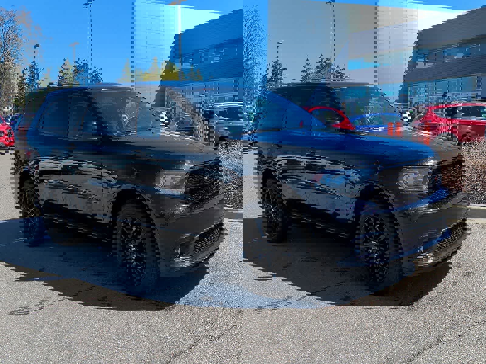 Used 2019 Dodge Durango SXT image 2