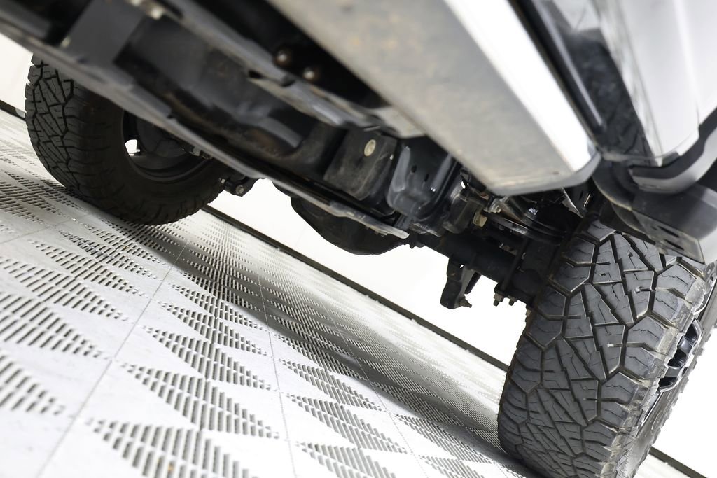 Used 2025 Ford F250 Platinum w/ FX4 Off-Road Package image 48