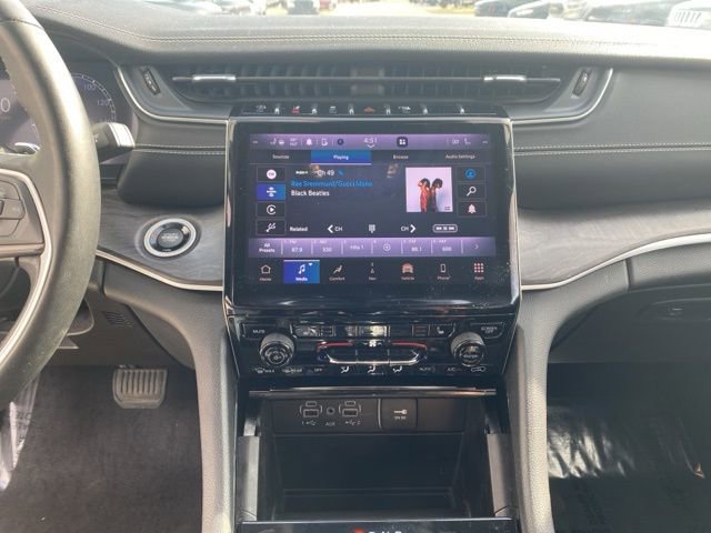 Certified 2023 Jeep Grand Cherokee L Limited image 18