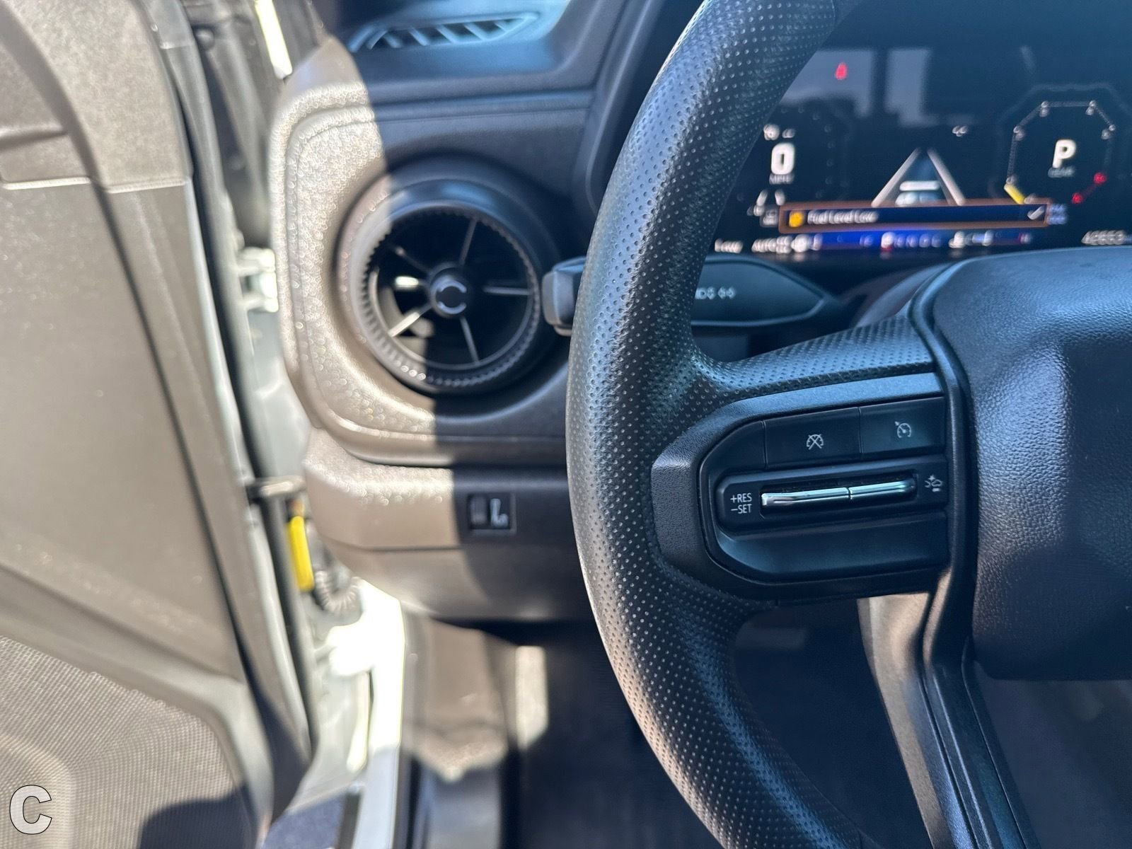 Certified 2024 Chevrolet Colorado Trail Boss w/ Technology Package AWD/4WD image 28