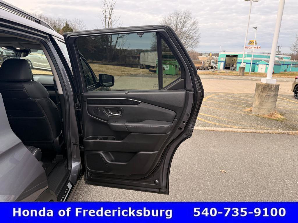 Certified 2025 Honda Pilot Elite image 21