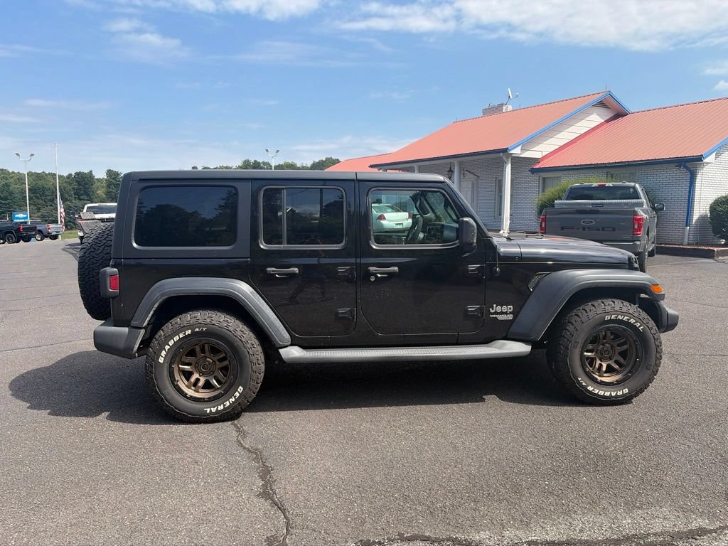 Used 2018 Jeep Wrangler Unlimited Sport S AWD/4WD image 11