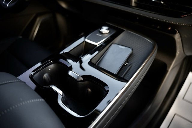 Used 2025 Buick Enclave Avenir w/ Super Cruise Package image 23